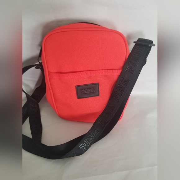 ❌ Sold ❌Pink Victoria secret camera bag - Picture 1 of 3